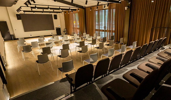 Conference room with seating 600x350