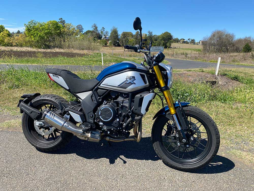 CFMOTO 700CL-X Heritage side view.