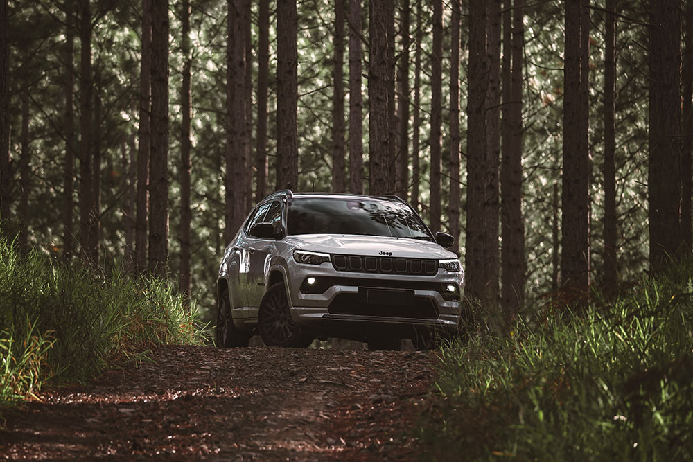 Front view of Jeep Compass Trailhawk.