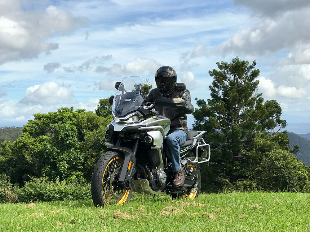 CFMOTO 800MT Touring.