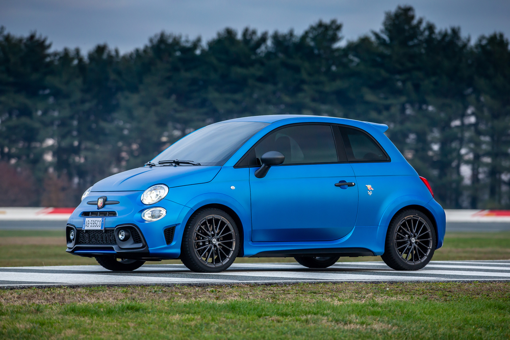 Abarth 595 Competizione Side View Race Track Blue