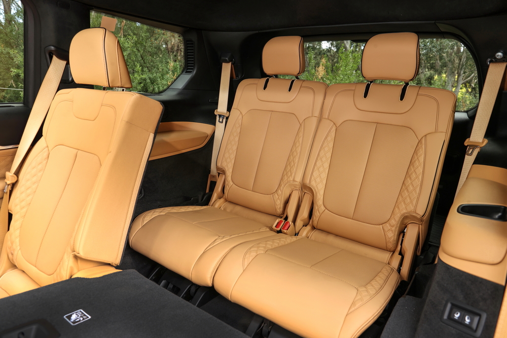 Jeep Grand Cherokee Summit Reserve L, rear seats