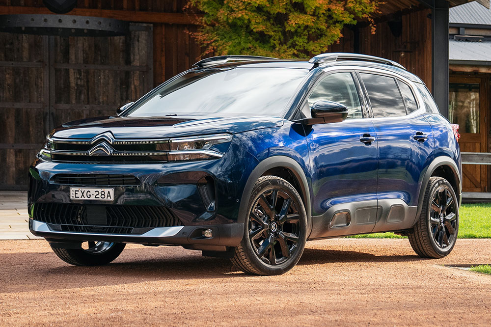 Citroen C5 Aircross Sport front view.