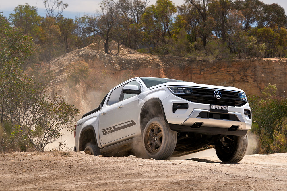 VW Amarok 10 Deserts Edition takes on a steep gullyl.
