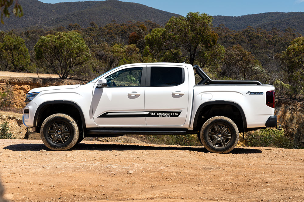 VW Amarok 10 Deserts Edition side view.