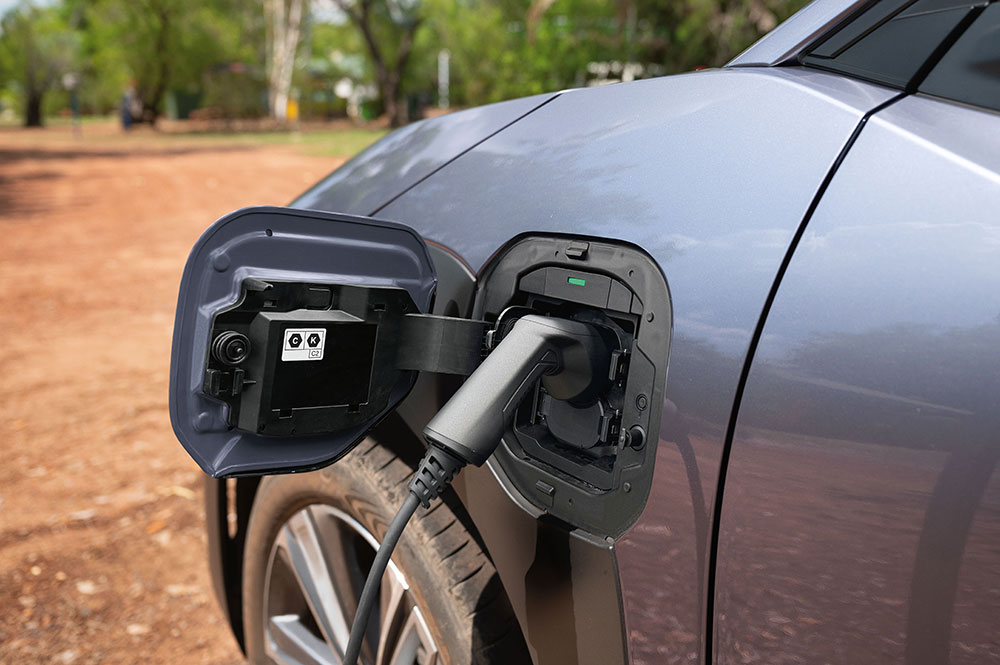 Subaru Solterra AWD Touring MY24 recharging 