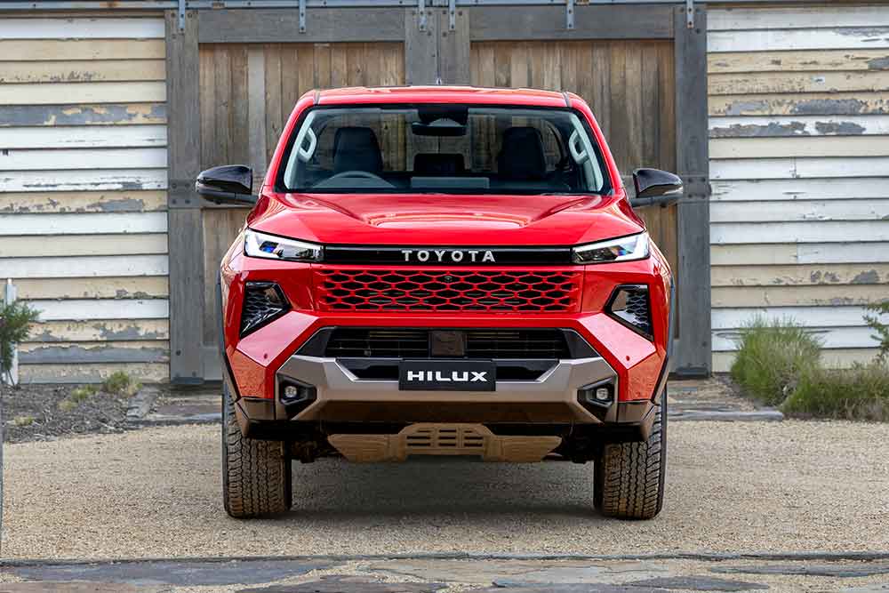 Toyota HiLux Rogue front view.