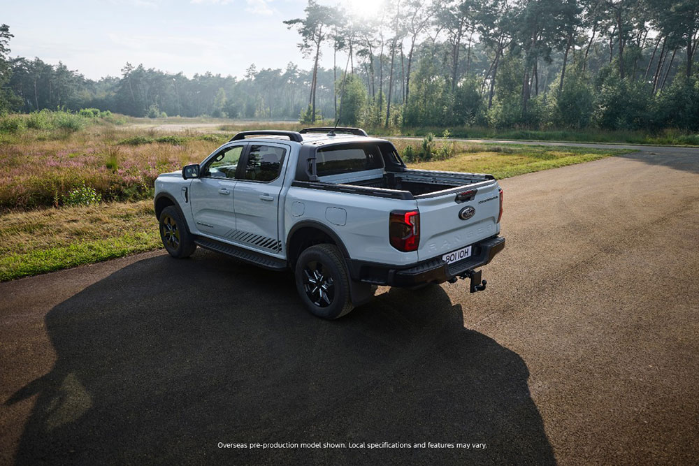 Ford Ranger PHEV side vieew.