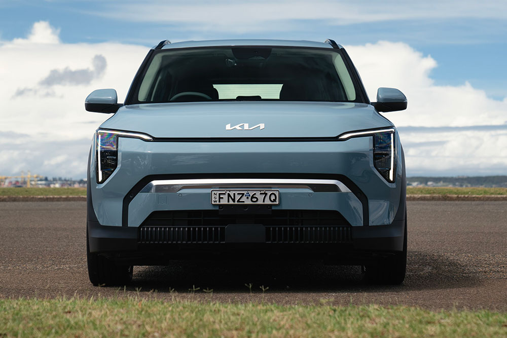 Kia EV3 Earth front view.