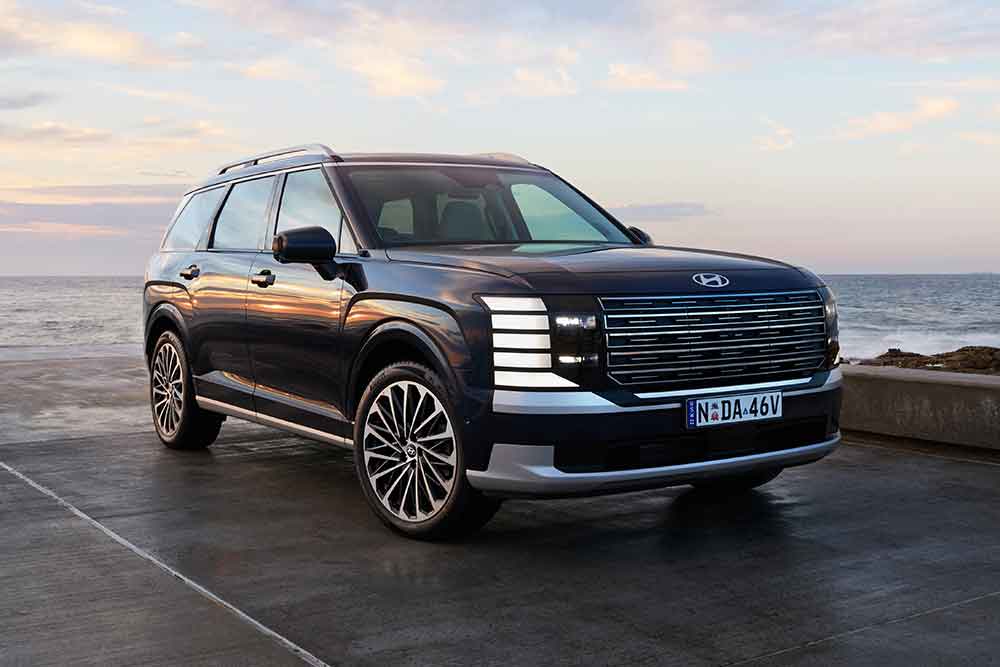 Hyundai Palisade Calligraphy Hybrid front view.