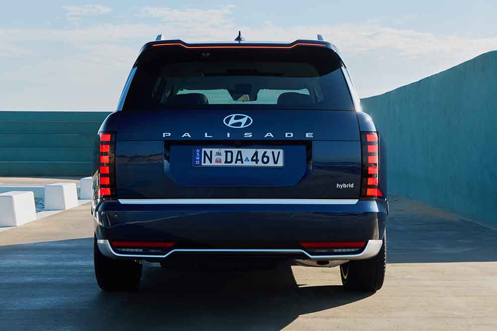 Hyundai Palisade Calligraphy Hybrid back view.
