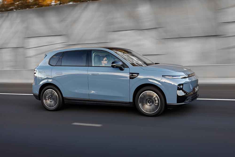 Leapmotor B10 side view.