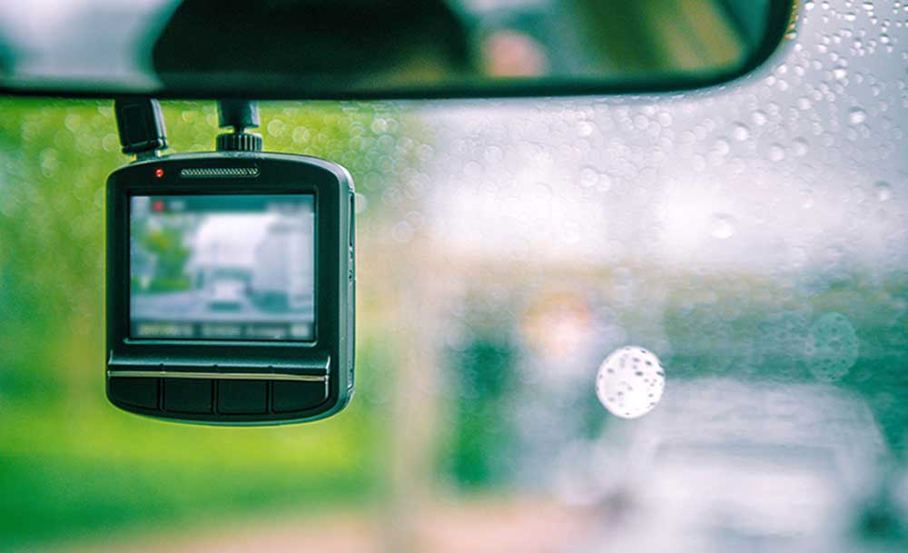 dash cam in windscreen