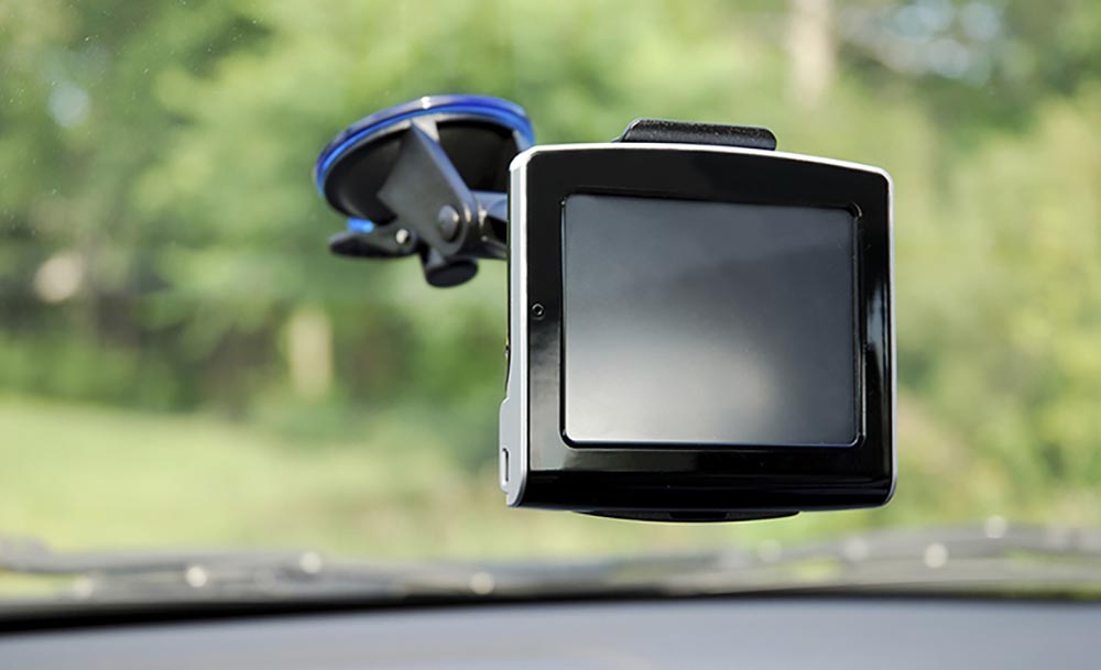 Sat nav mounted to windscreen