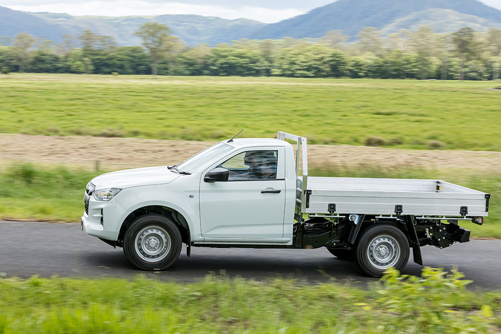 Isuzu D-Max SX 1.9 single-cab chassis 4x2 ute side view.