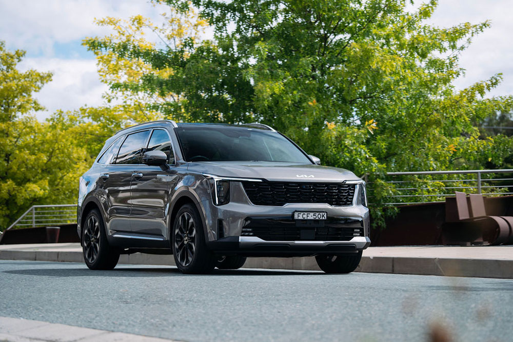 Kia Sorento GT-Line front view.