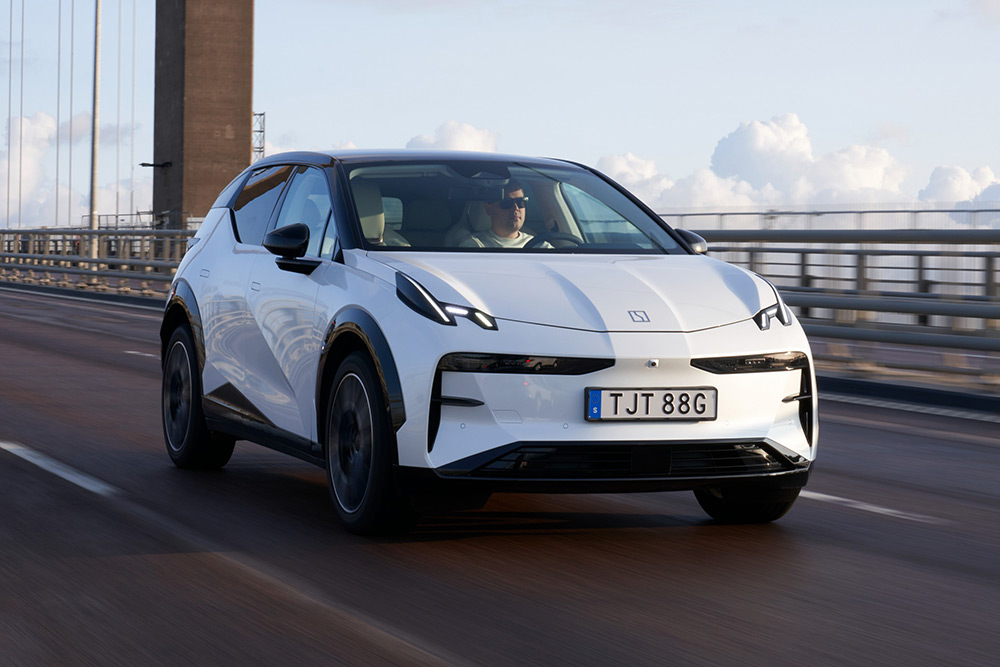 Front view of the Zeekr X.