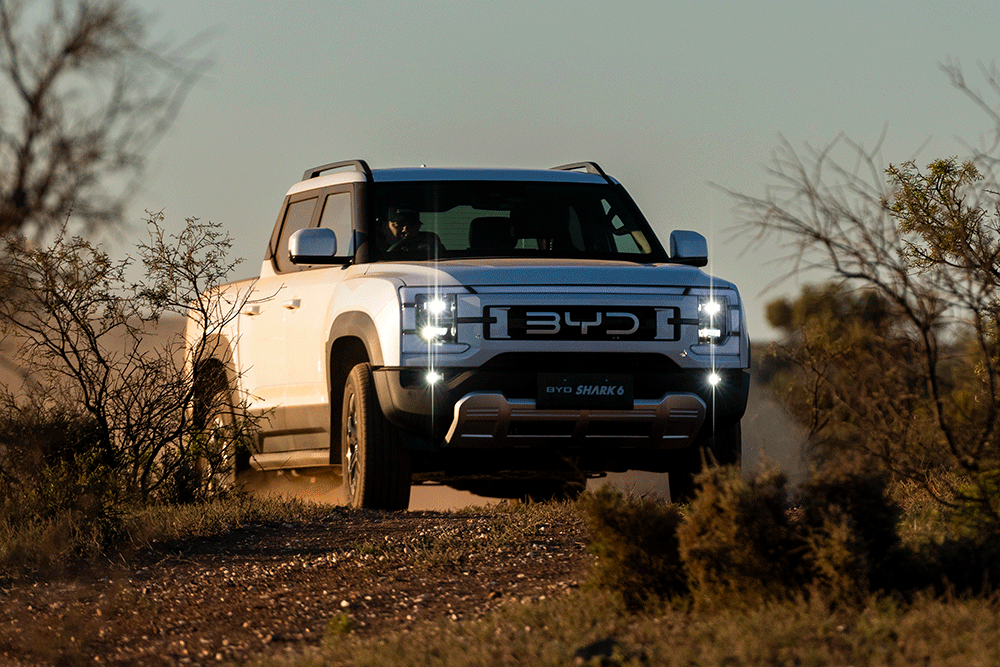 BYD Shark 6 PHEV front view.