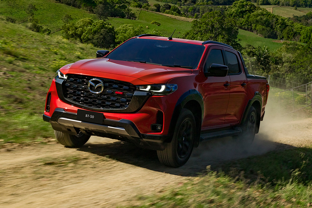 Mazda BT-50 MY25 off-road.