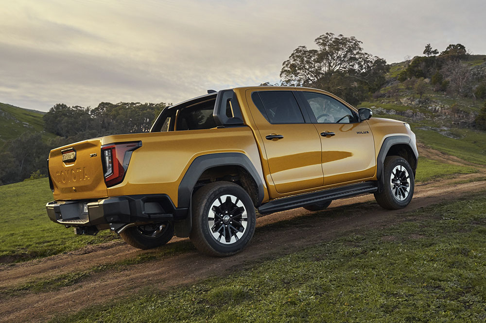 New Toyota HiLux side view.