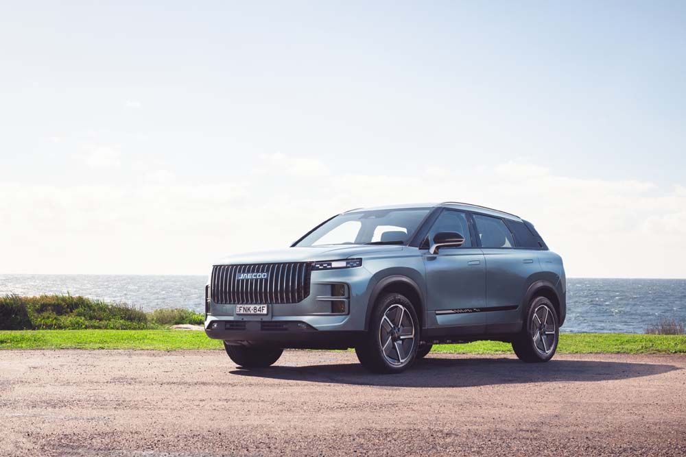 Jaecoo J7 PHEV front view.