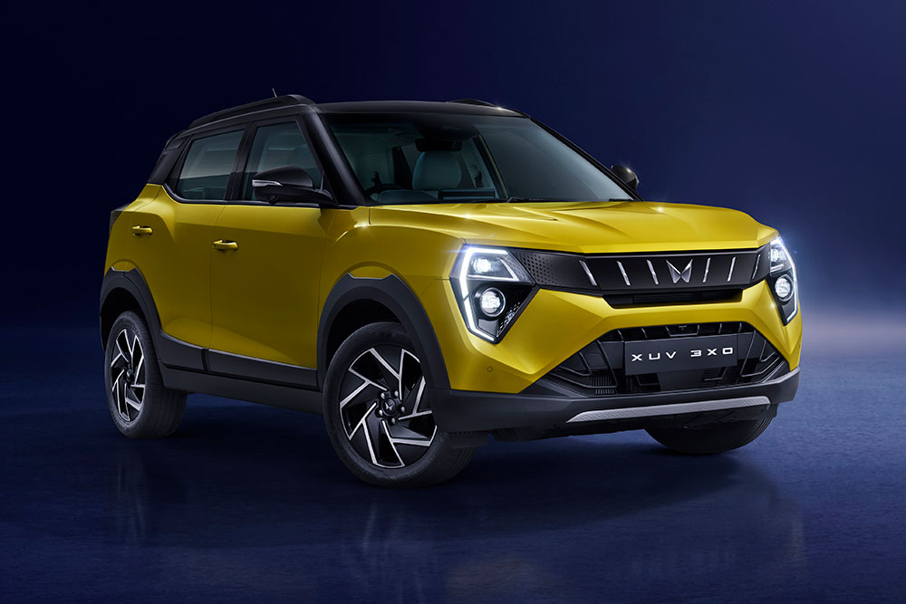 Side view of the Mahinda XUV-3XO