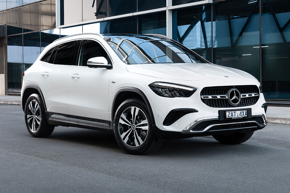 Mercedes-Benz GLA-250 e front view.