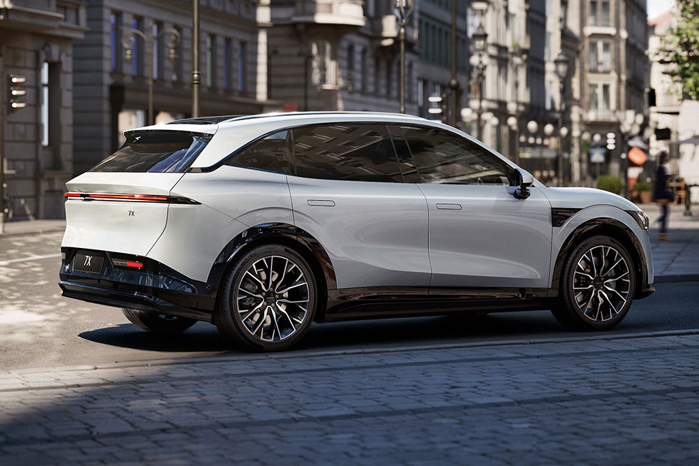 Zeekr 7X rear side view.