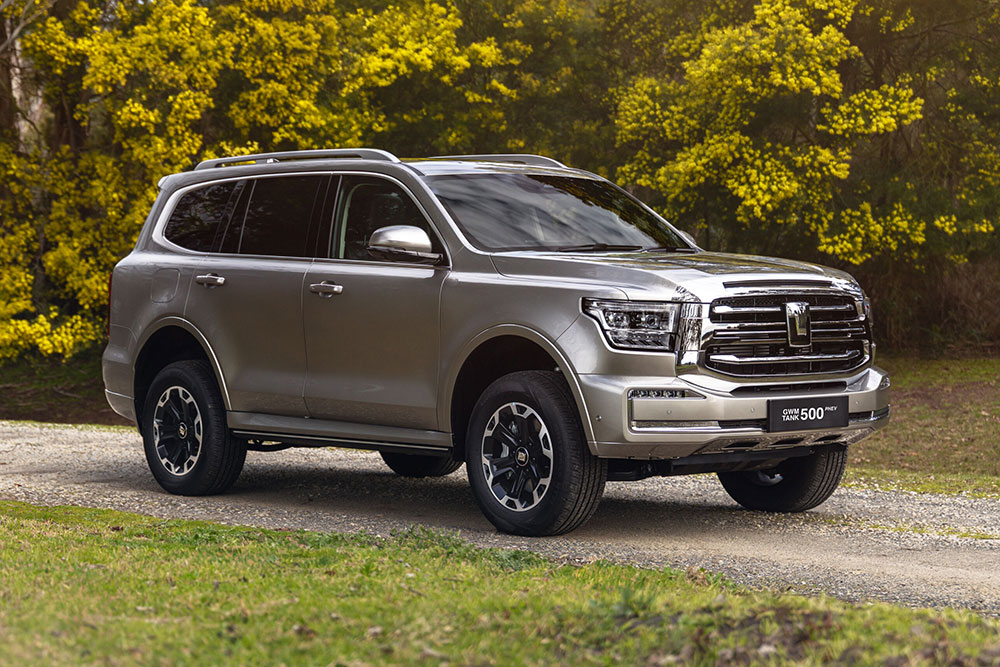 GWM Tank 500 Hi4-T plug-in hybrid SUV side view.