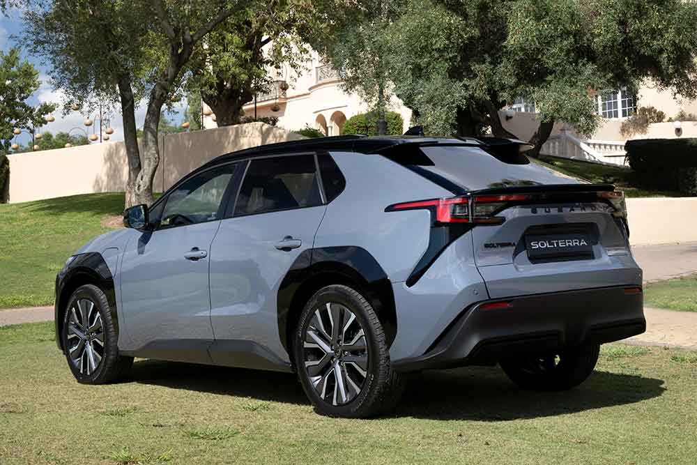 Rear side view of Subaru MY26 Solterra.