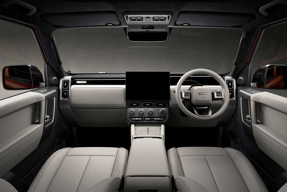 iCAUR V25 SUV interior.