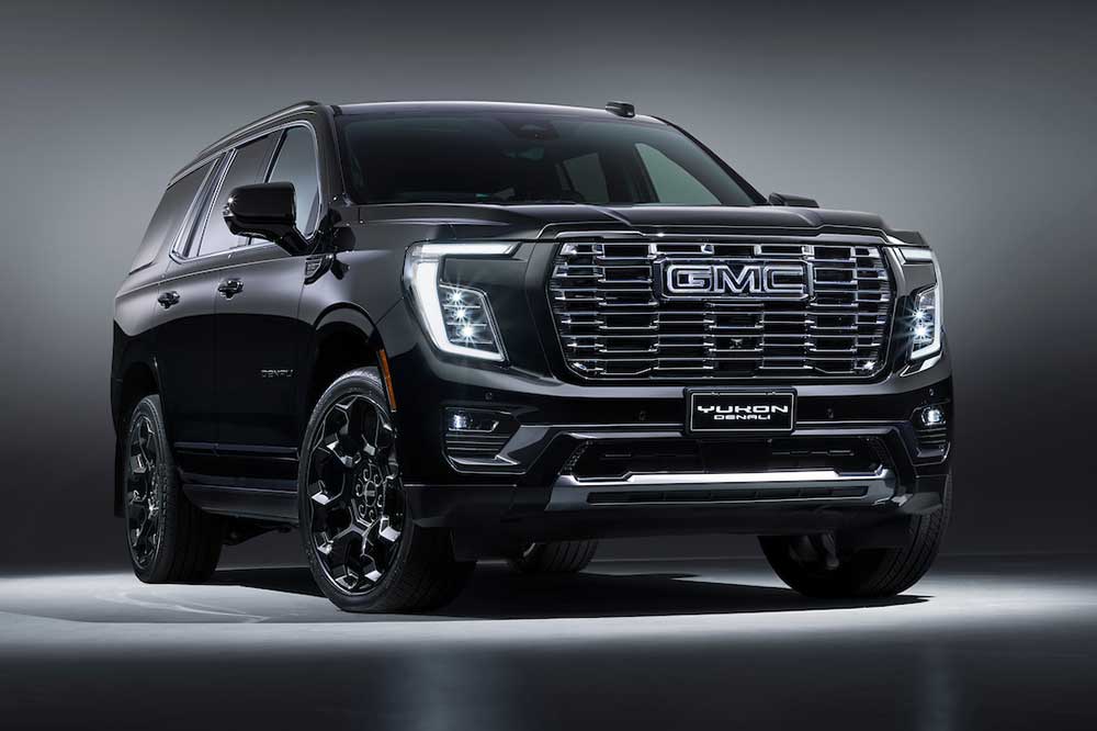 GMC Yukon Denali Signature Black front view