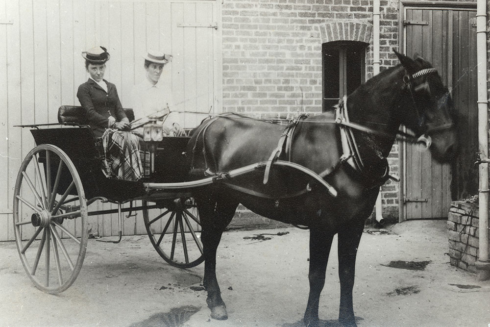 RACQ co-founder Dr Lilian Coopoer (right).