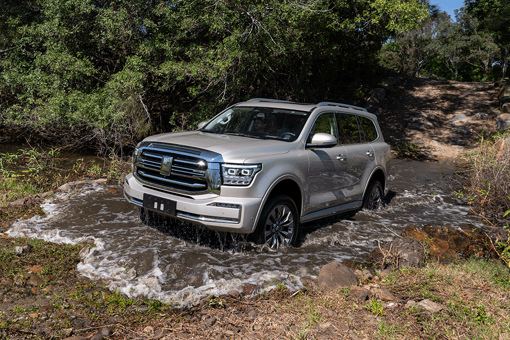 GWM Tank 500 Ultra Hi4T (PHEV) takes on a small water crossing.