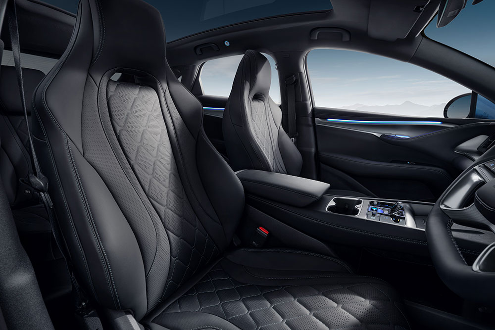 Front seats of the BYD Sealion 7.