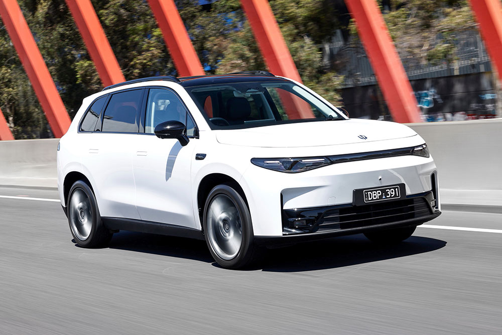 Lepamotor C10 EV on an urban road.