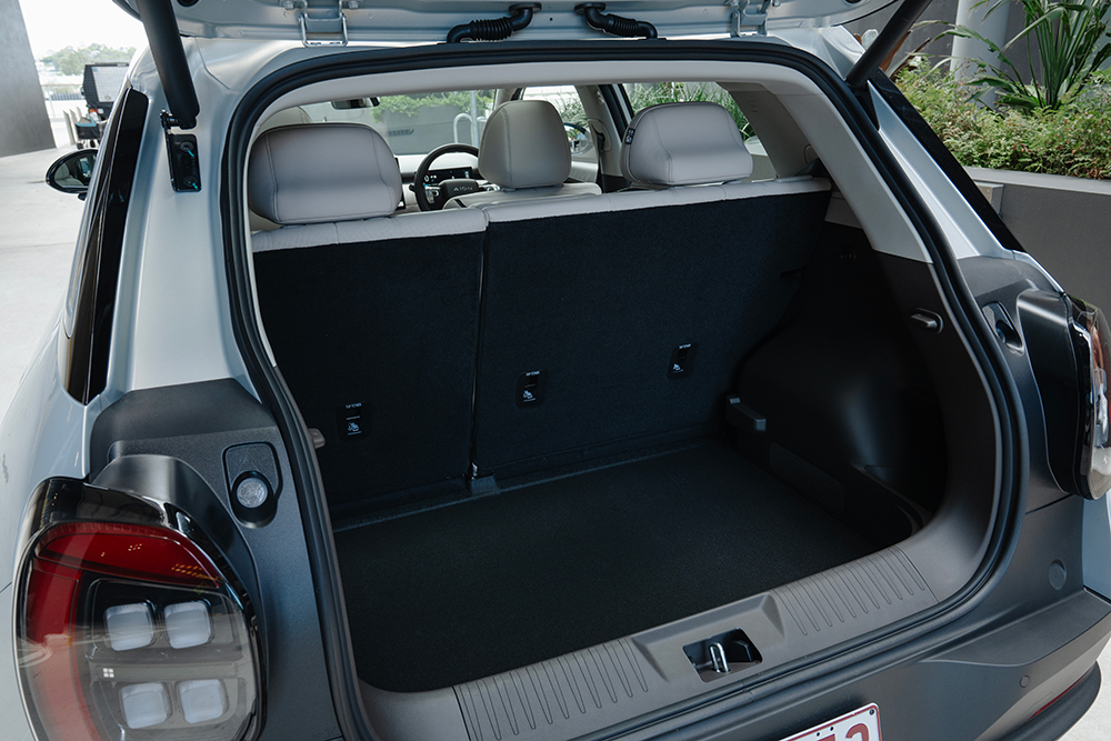  GAC Aion UT EV boot.