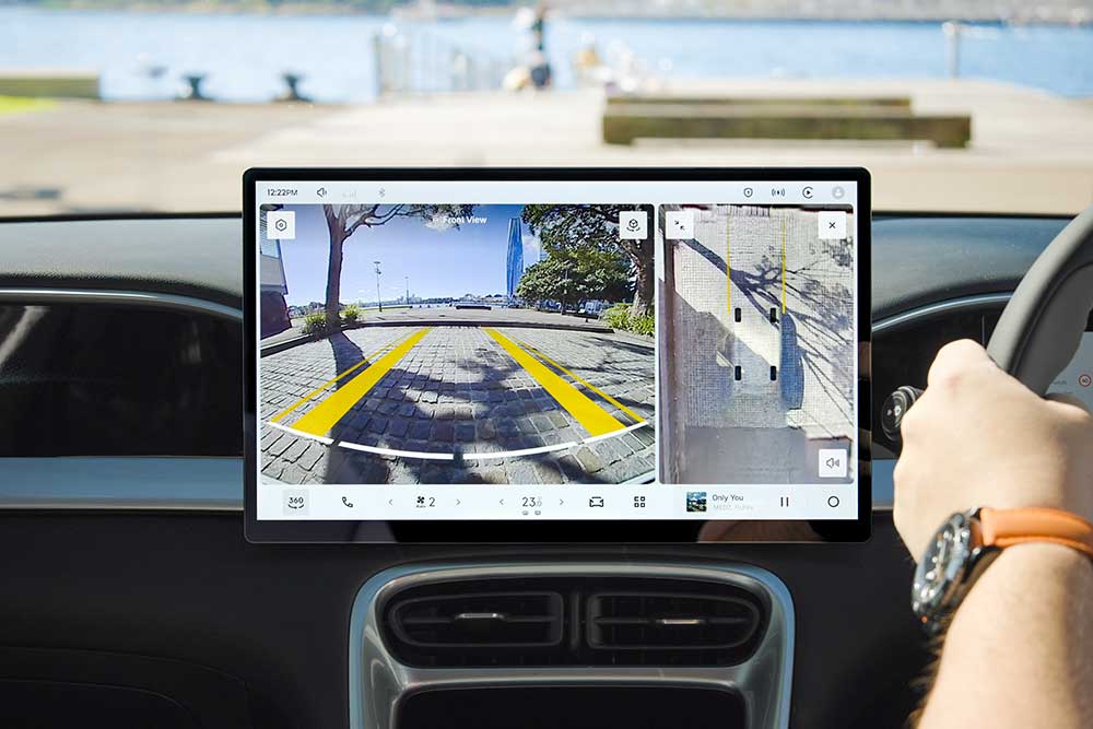 MY26 Geely EX2 reversing camera viw on touchscreen