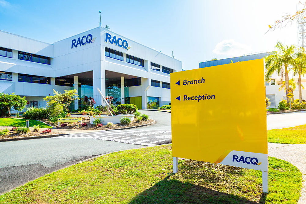 Entry to RACQ Eight Mile Plains buildlng.