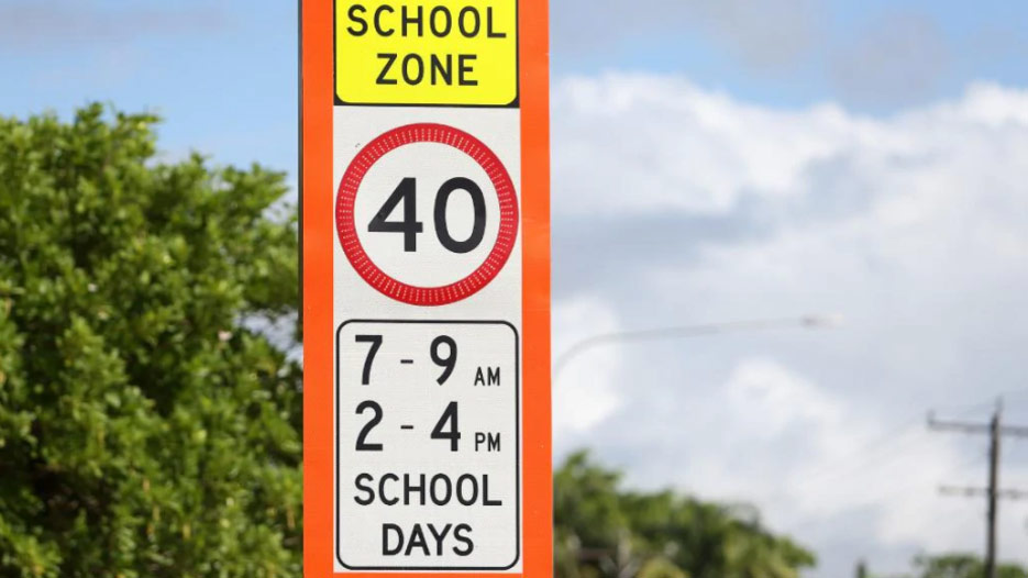 school speed signs