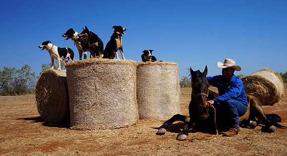 Tom-Curtain-magician-near-Katherine-Northern-Territory