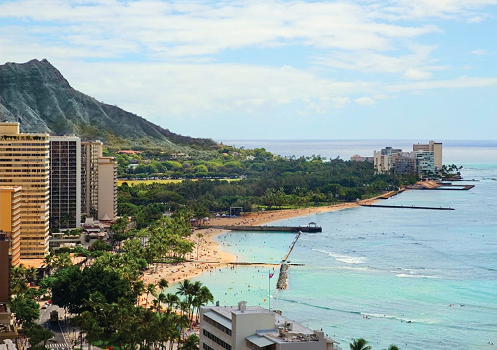 Skyline-near-waikiki-beach