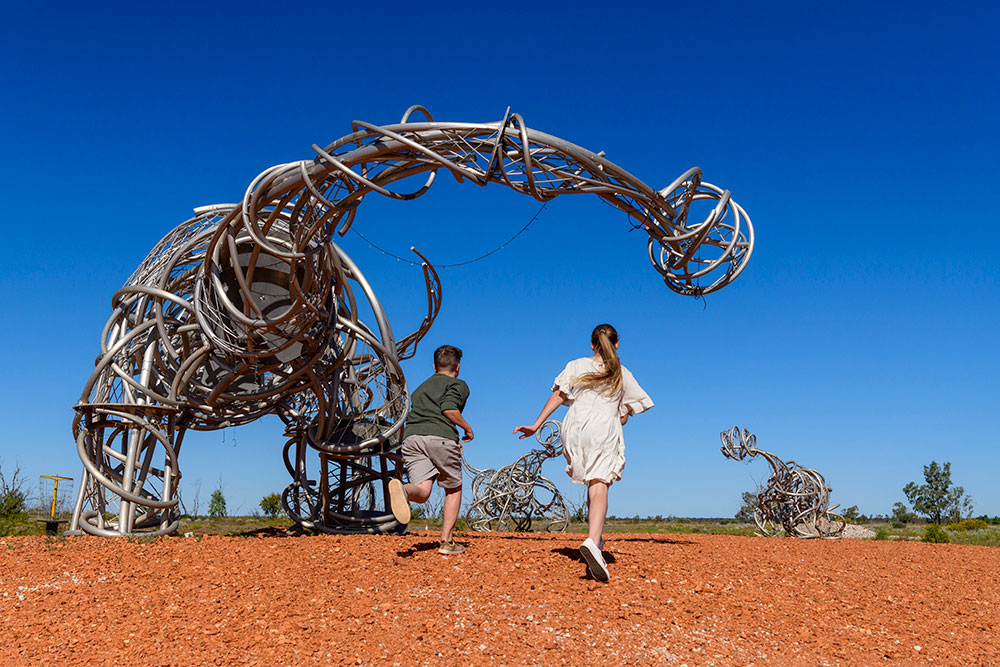 Children with displays at the Eromanga Natural History Museum.
