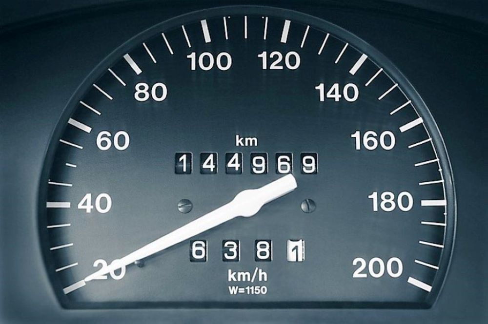 Vehicle speedometer