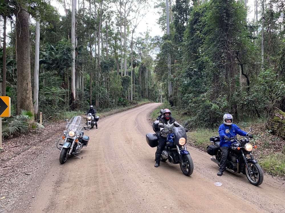 Gravel Rd near kin Kin
