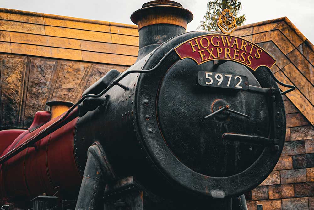 Engine 988 was a rpelica of Hogwarts Express at Movieworld before moving to display at Archer Park Railway Museum.