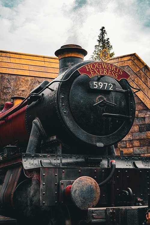Engine 988 was a rpelica of Hogwarts Express at Movieworld before moving to display at Archer Park Railway Museum.