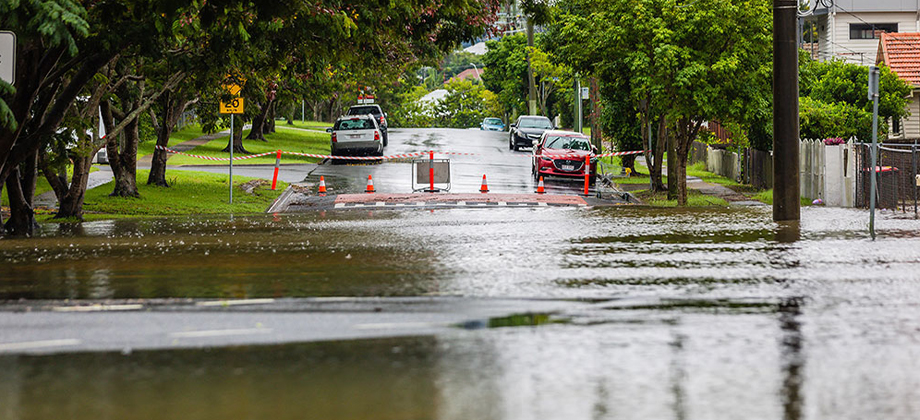Brisbane street covered in water during the 2022 flood.