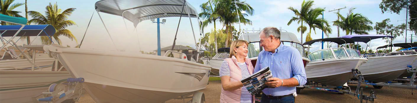 Elderly-couple-at-boat-show-1410x350