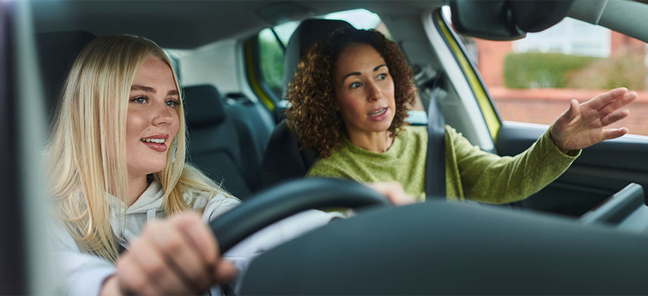 young driver learning to drive